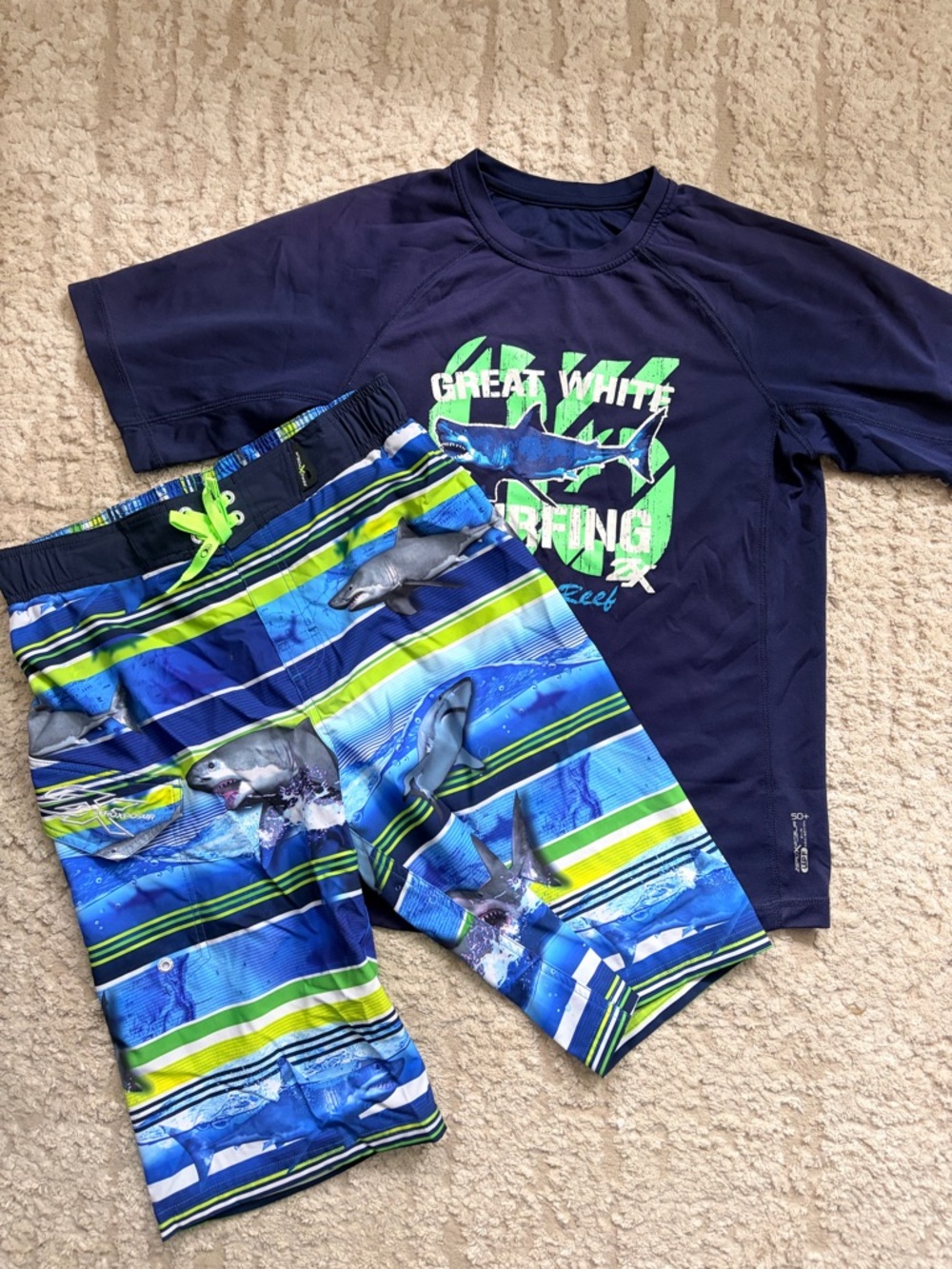 ZeroXposur Navy Rash Guard with Blue & Green Shark Swim Shorts 18-20 - Picture 3 of 11
